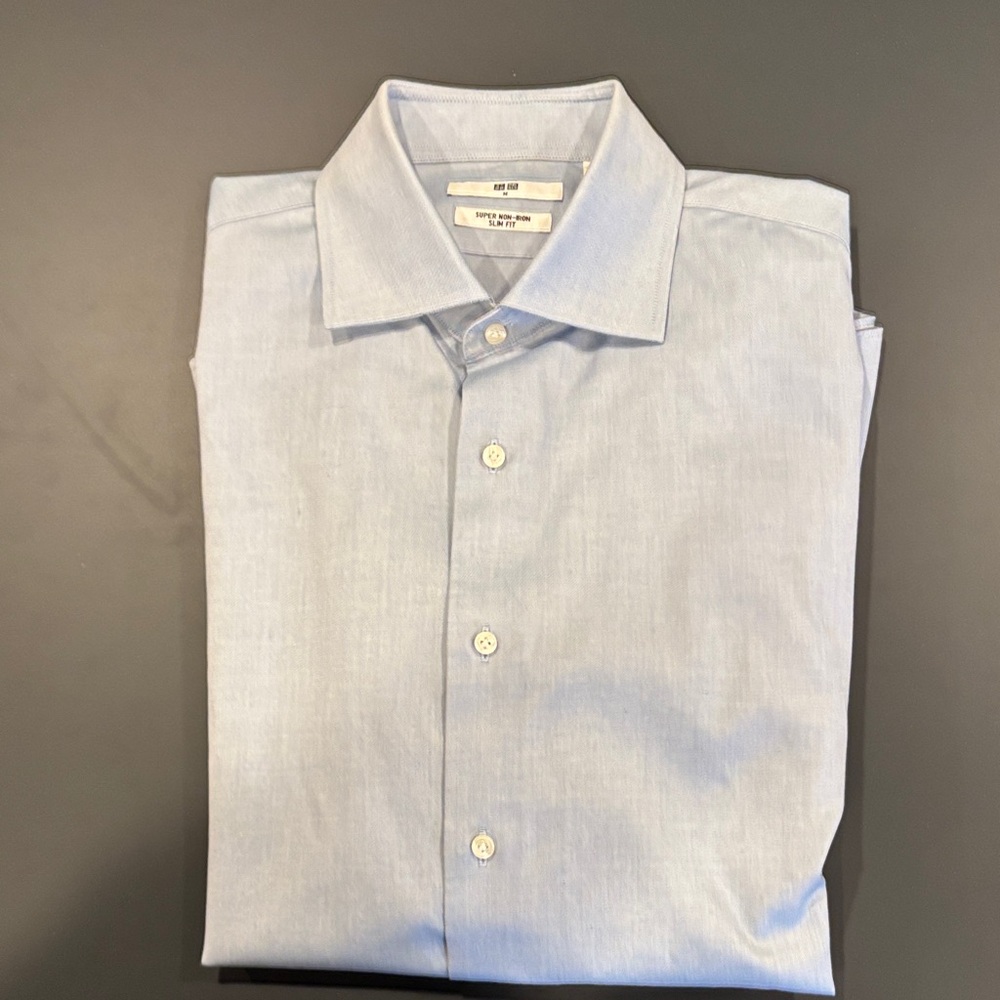 Uniqlo Men's Sky Blue Dress Shirt